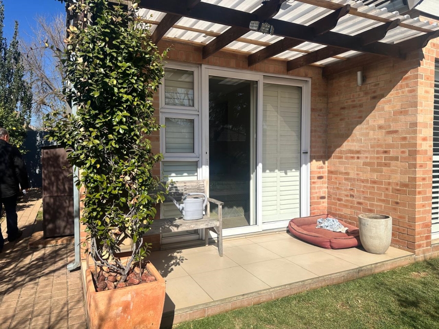 3 Bedroom Property for Sale in New Redruth Gauteng