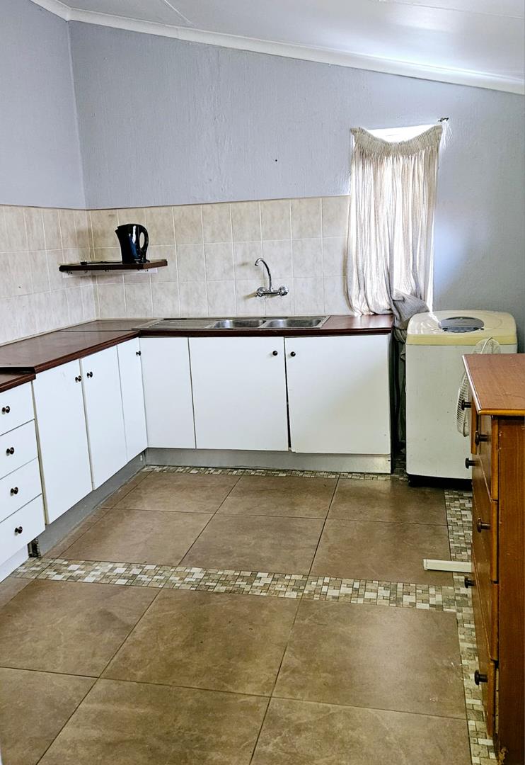 To Let 1 Bedroom Property for Rent in Brackendowns Gauteng