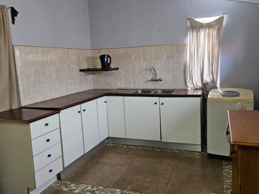 To Let 1 Bedroom Property for Rent in Brackendowns Gauteng