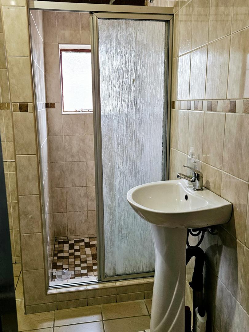 To Let 1 Bedroom Property for Rent in Brackendowns Gauteng