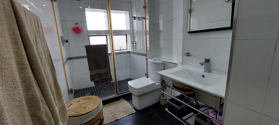3 Bedroom Property for Sale in Bassonia Gauteng