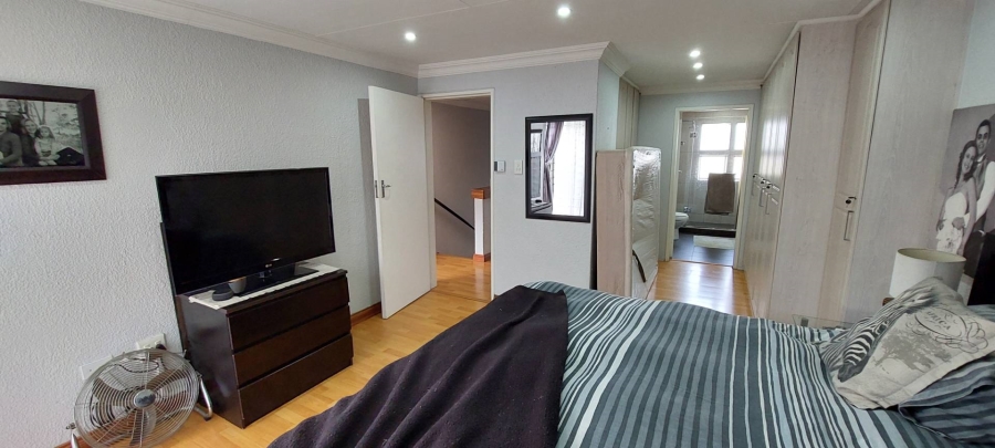3 Bedroom Property for Sale in Bassonia Gauteng