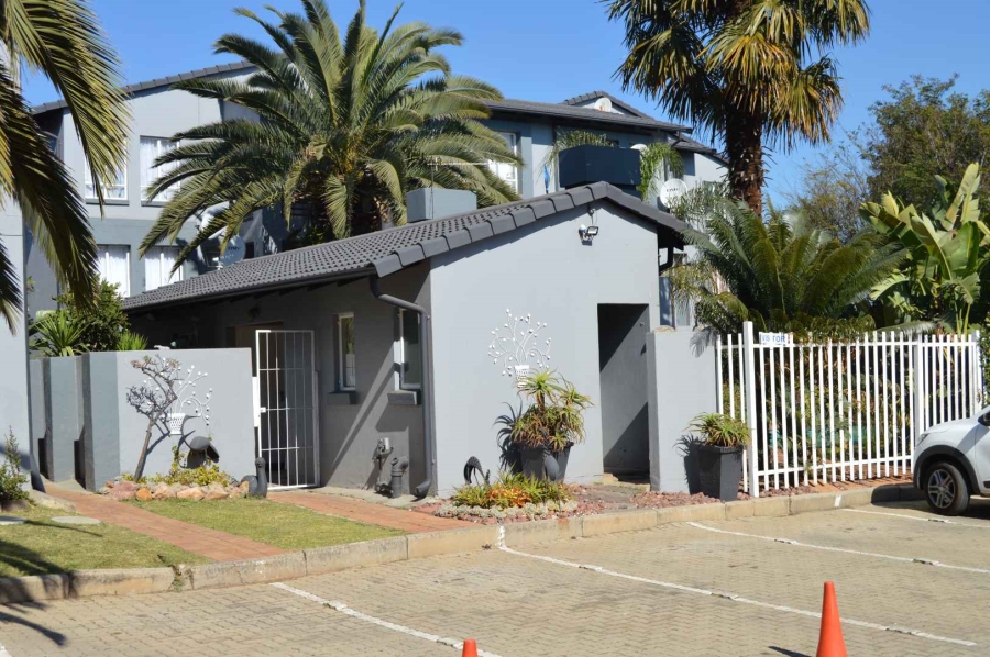 2 Bedroom Property for Sale in Verwoerdpark Gauteng