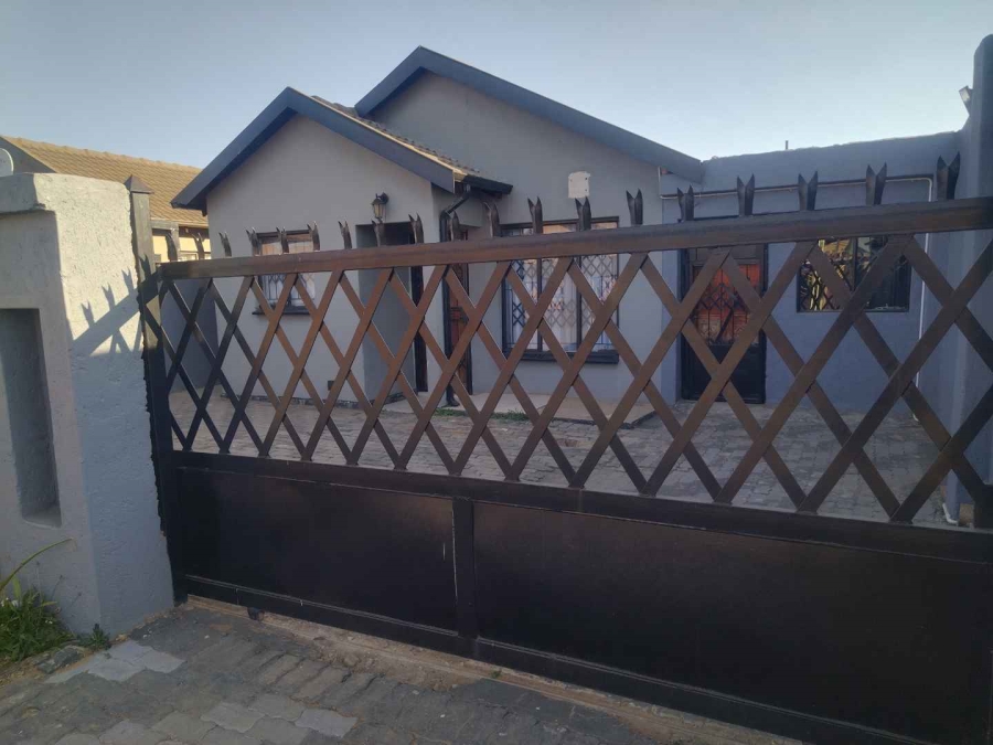 2 Bedroom Property for Sale in Soshanguve VV Gauteng