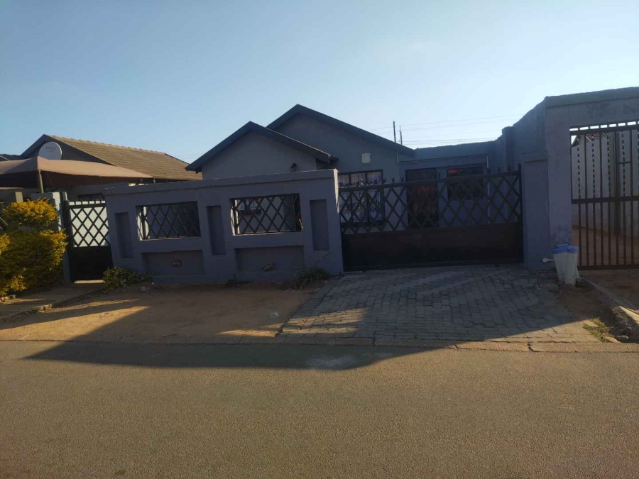 2 Bedroom Property for Sale in Soshanguve VV Gauteng