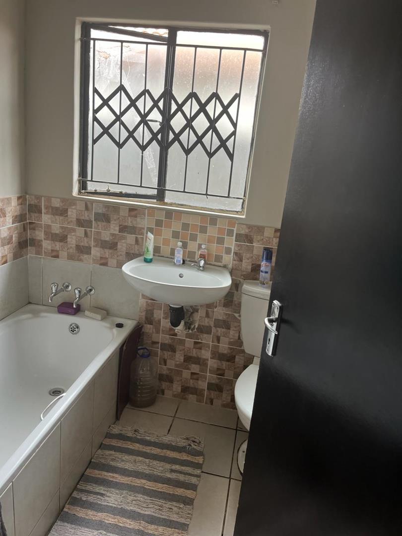 2 Bedroom Property for Sale in Soshanguve VV Gauteng