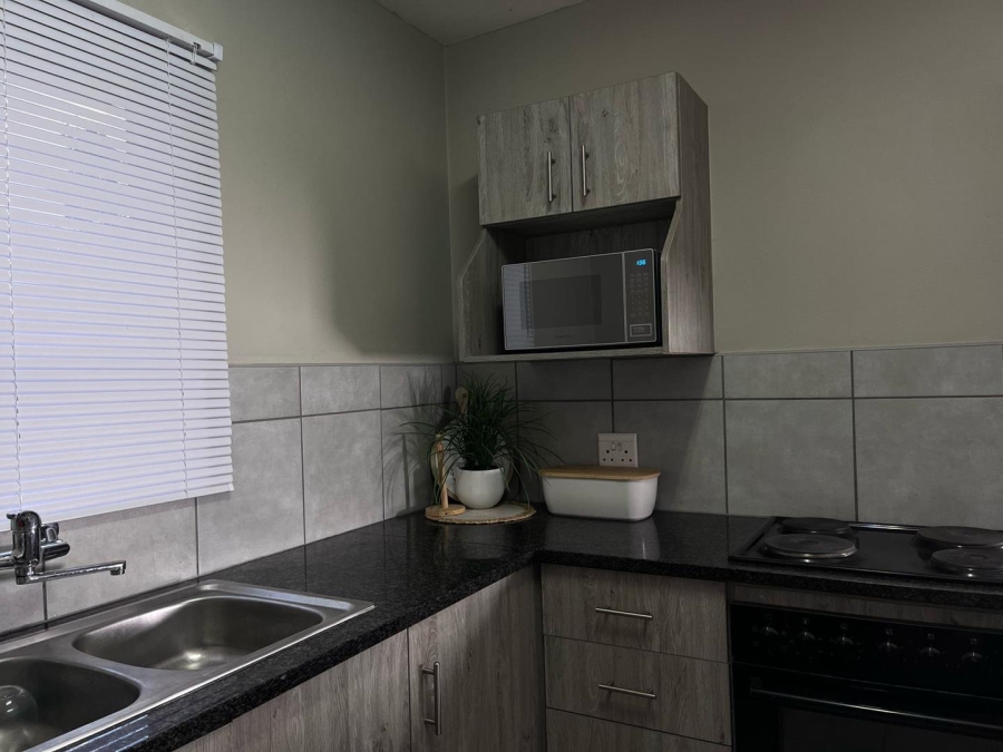 2 Bedroom Property for Sale in Heuweloord Gauteng