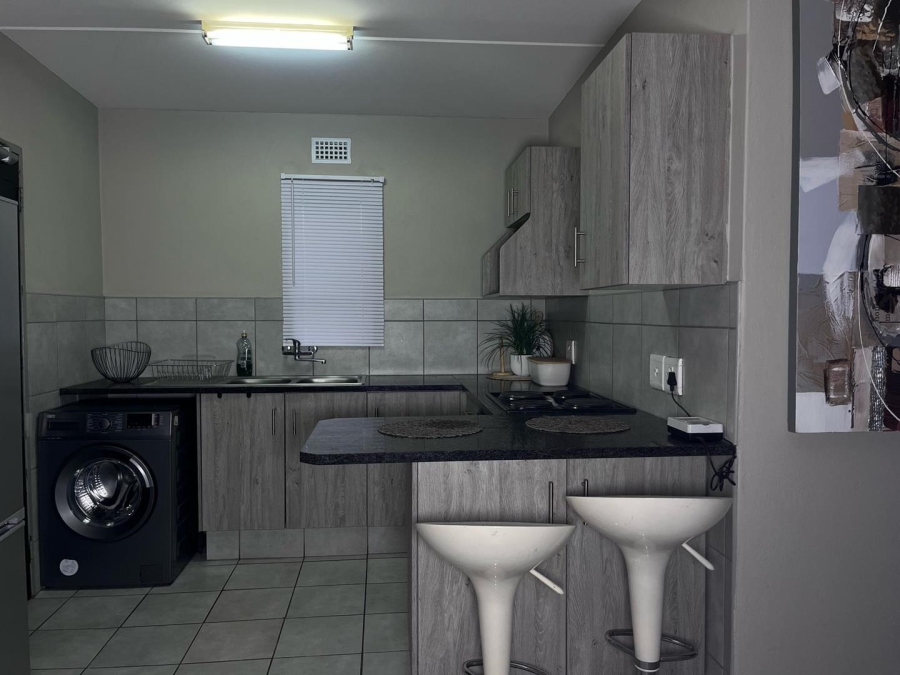 2 Bedroom Property for Sale in Heuweloord Gauteng