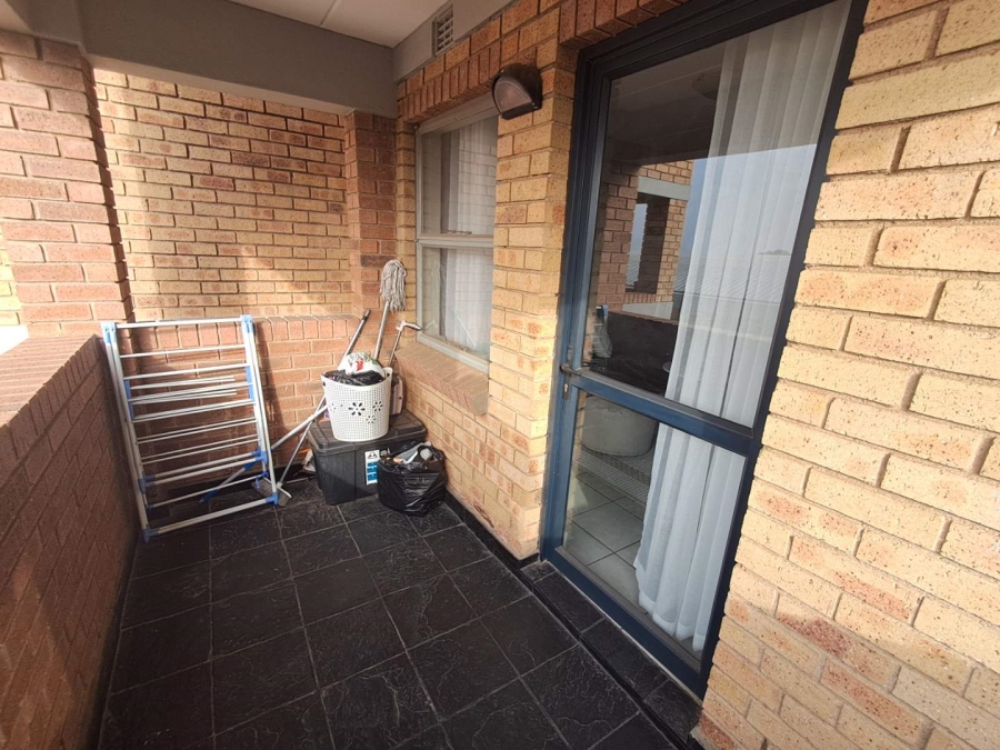 2 Bedroom Property for Sale in Heuweloord Gauteng