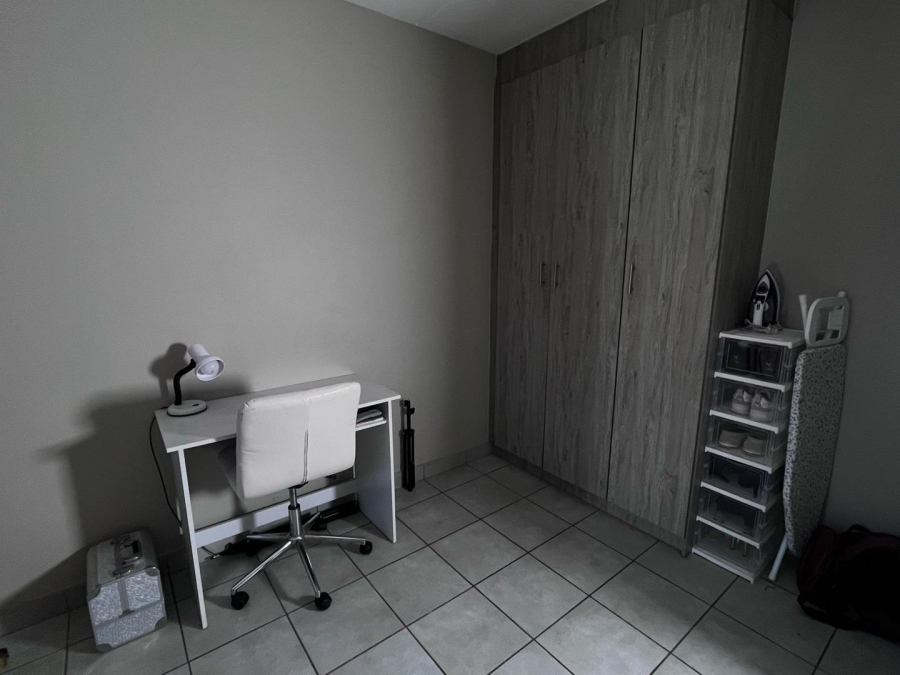 2 Bedroom Property for Sale in Heuweloord Gauteng
