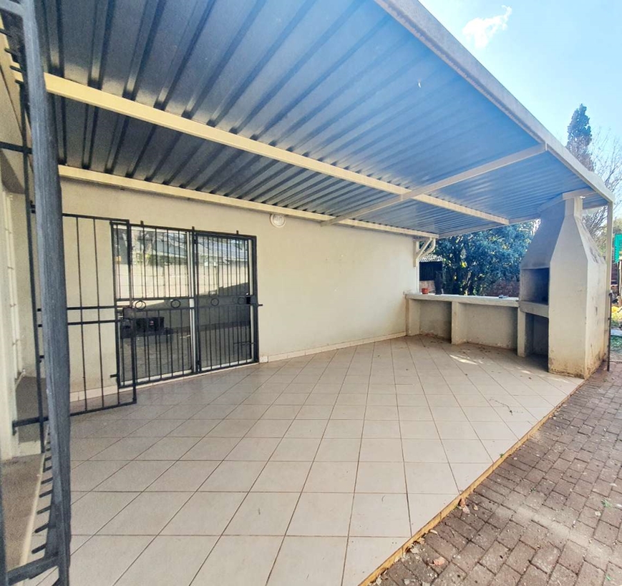To Let 2 Bedroom Property for Rent in Wierdapark Gauteng