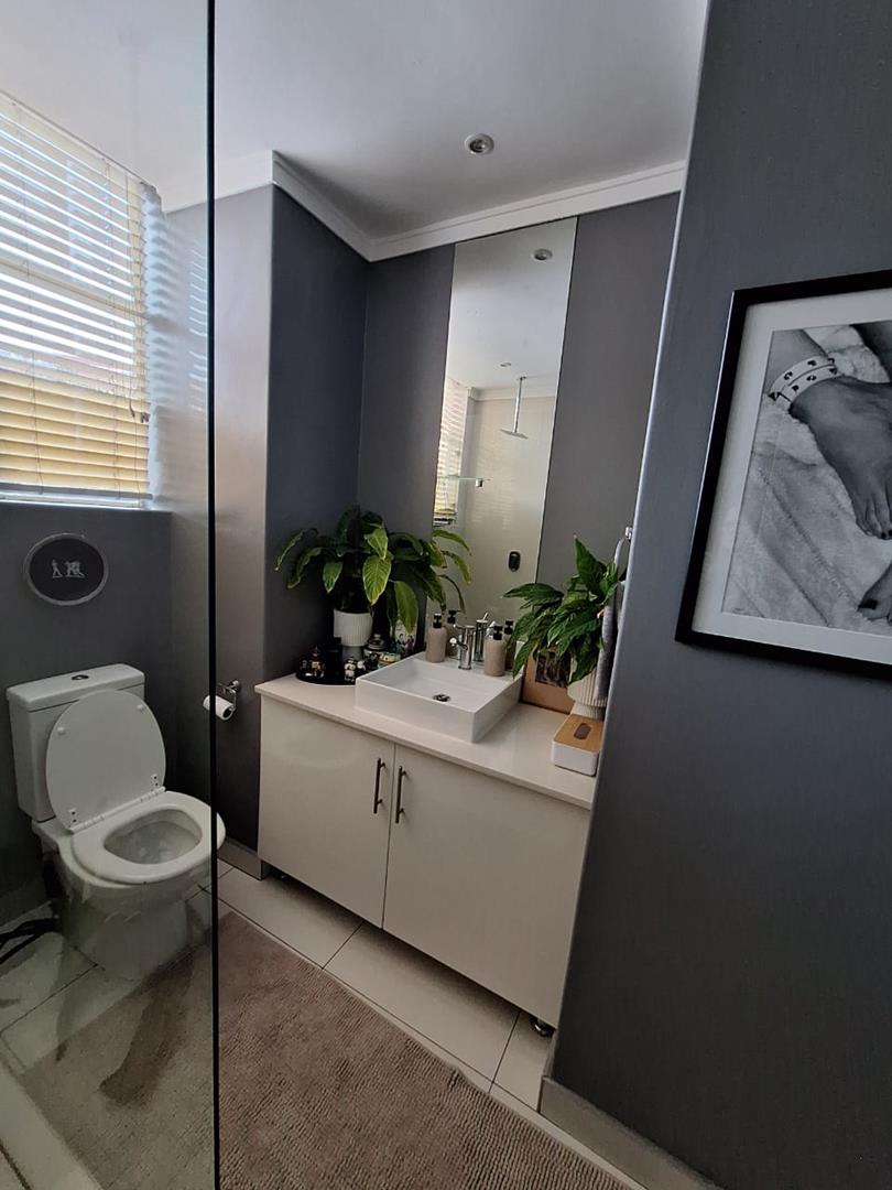 2 Bedroom Property for Sale in Killarney Gauteng