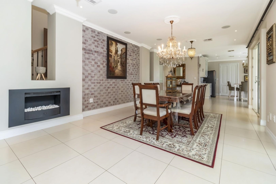 5 Bedroom Property for Sale in Waterfall Country Estate Gauteng