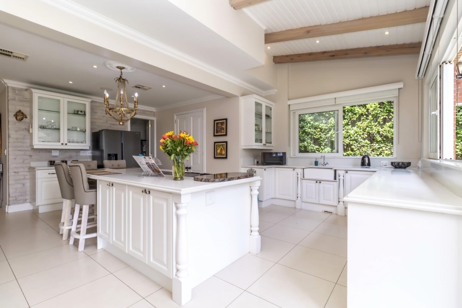 5 Bedroom Property for Sale in Waterfall Country Estate Gauteng