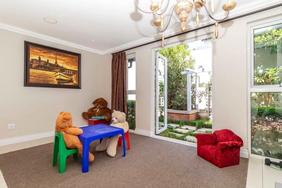 5 Bedroom Property for Sale in Waterfall Country Estate Gauteng