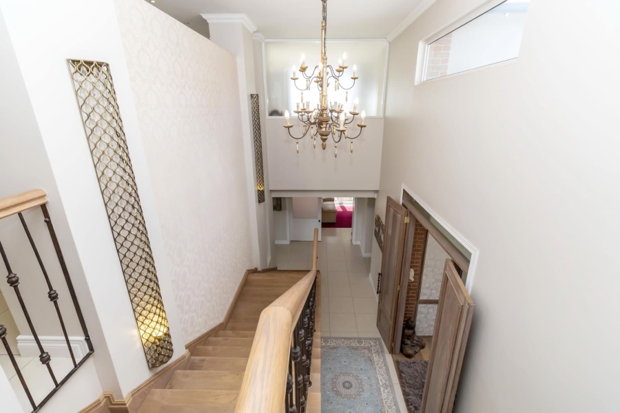 5 Bedroom Property for Sale in Waterfall Country Estate Gauteng