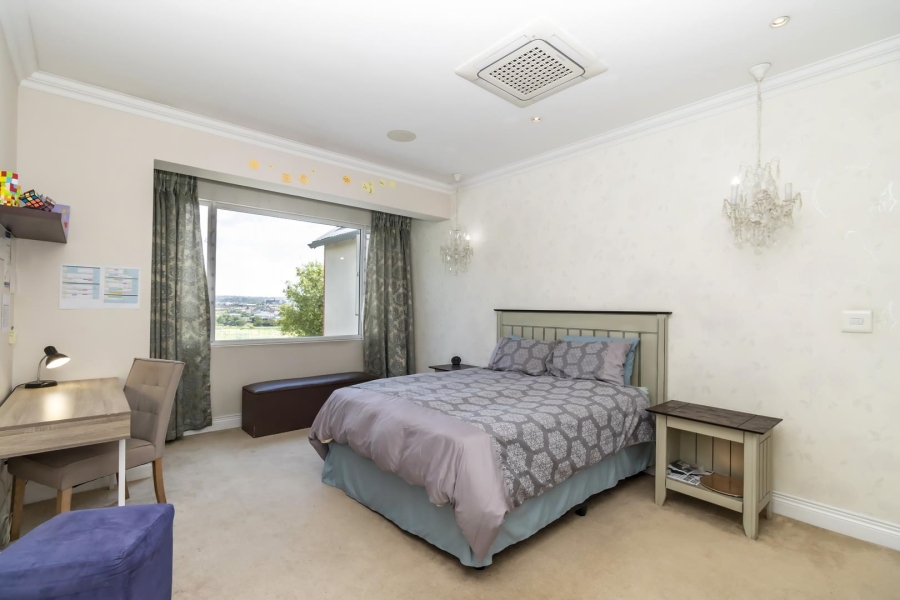 5 Bedroom Property for Sale in Waterfall Country Estate Gauteng