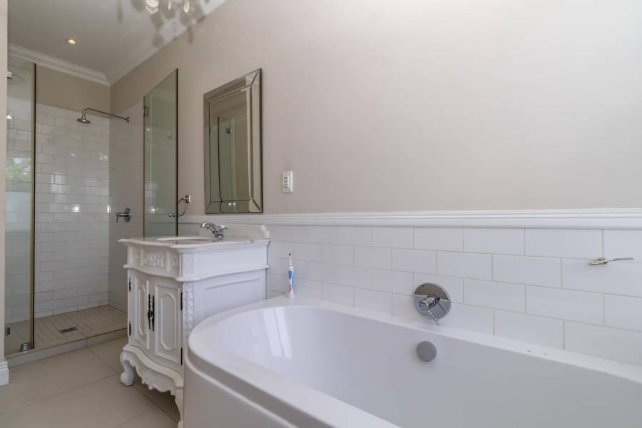 5 Bedroom Property for Sale in Waterfall Country Estate Gauteng