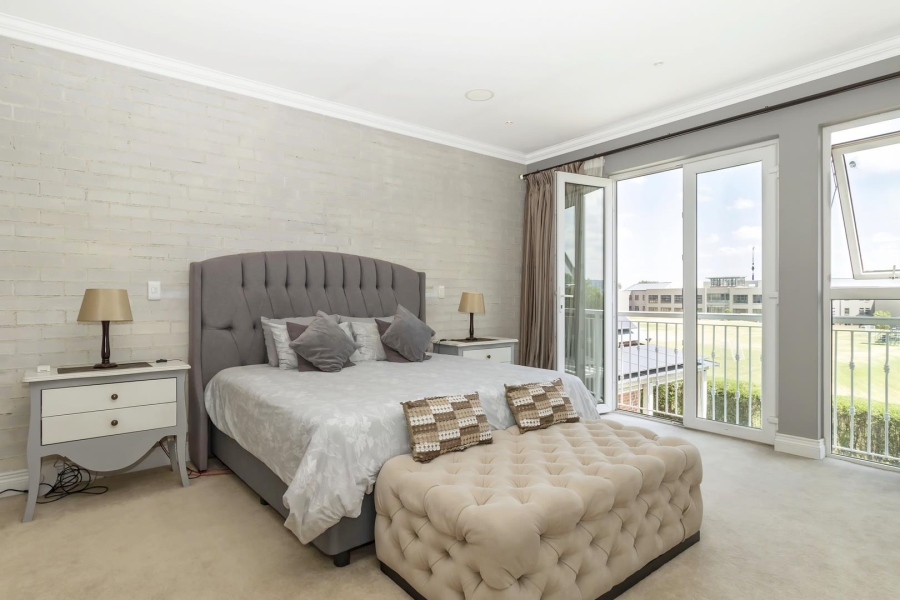 5 Bedroom Property for Sale in Waterfall Country Estate Gauteng