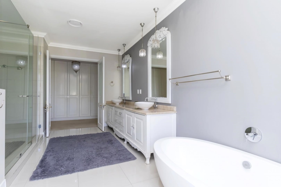 5 Bedroom Property for Sale in Waterfall Country Estate Gauteng
