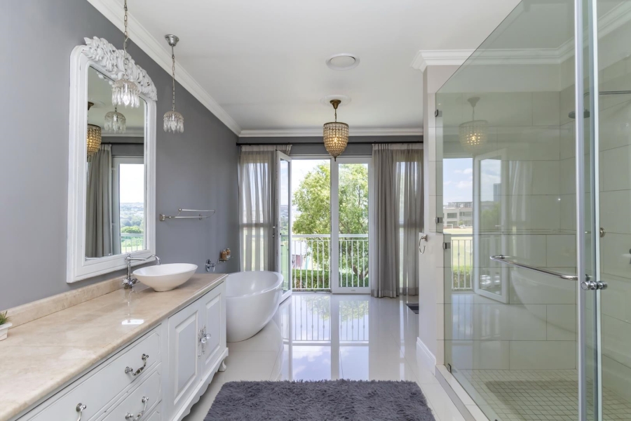 5 Bedroom Property for Sale in Waterfall Country Estate Gauteng