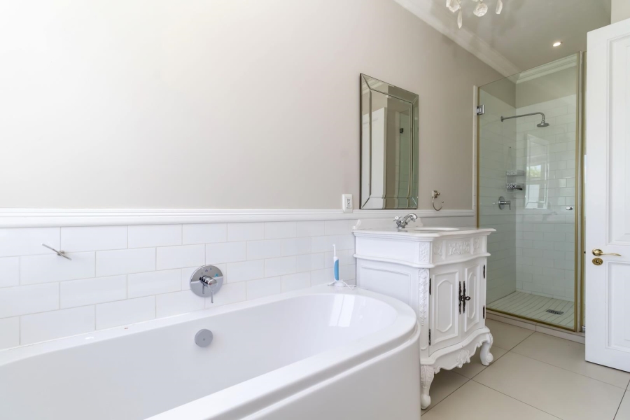 5 Bedroom Property for Sale in Waterfall Country Estate Gauteng