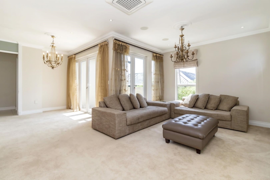 5 Bedroom Property for Sale in Waterfall Country Estate Gauteng