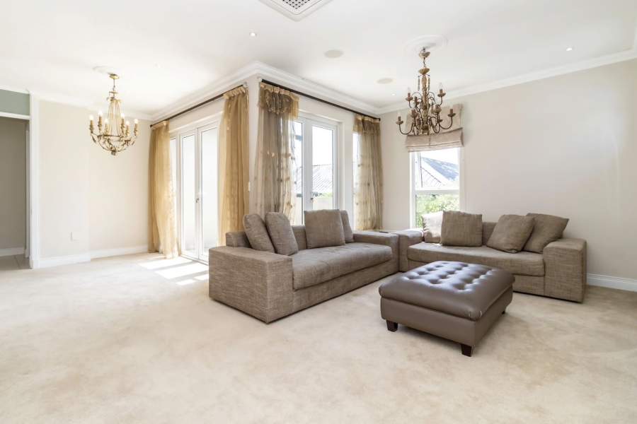 5 Bedroom Property for Sale in Waterfall Country Estate Gauteng