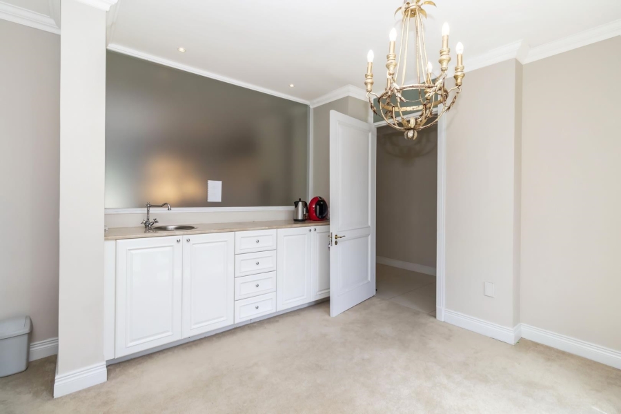 5 Bedroom Property for Sale in Waterfall Country Estate Gauteng