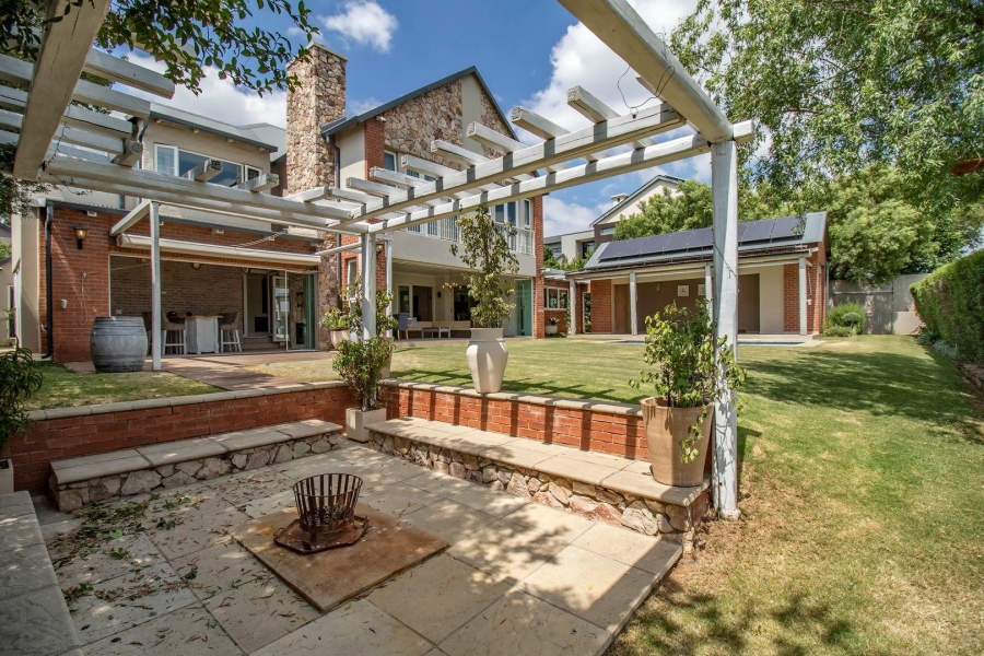 5 Bedroom Property for Sale in Waterfall Country Estate Gauteng