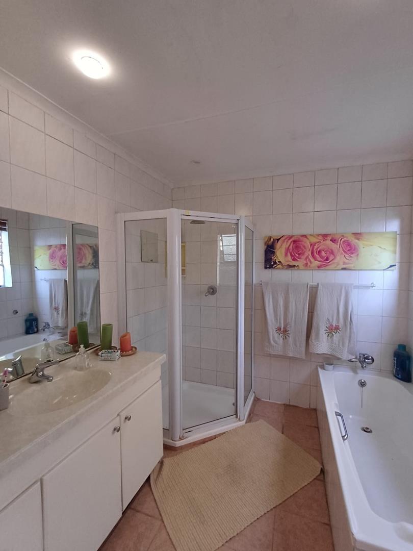 To Let 3 Bedroom Property for Rent in Northwold Gauteng