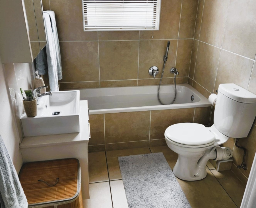 2 Bedroom Property for Sale in Barbeque Downs Gauteng