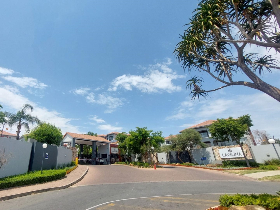 2 Bedroom Property for Sale in Barbeque Downs Gauteng