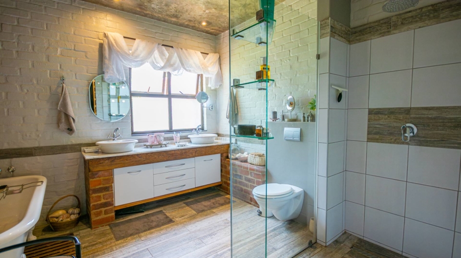 4 Bedroom Property for Sale in Boardwalk Manor Gauteng