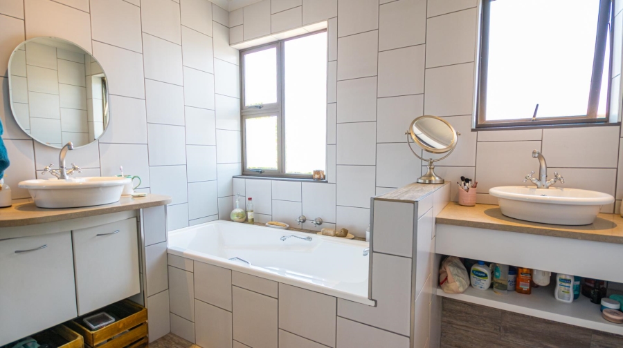 4 Bedroom Property for Sale in Boardwalk Manor Gauteng
