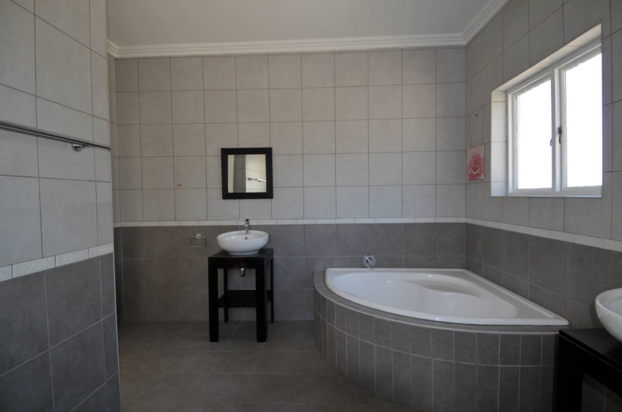 3 Bedroom Property for Sale in Moreleta Park Gauteng