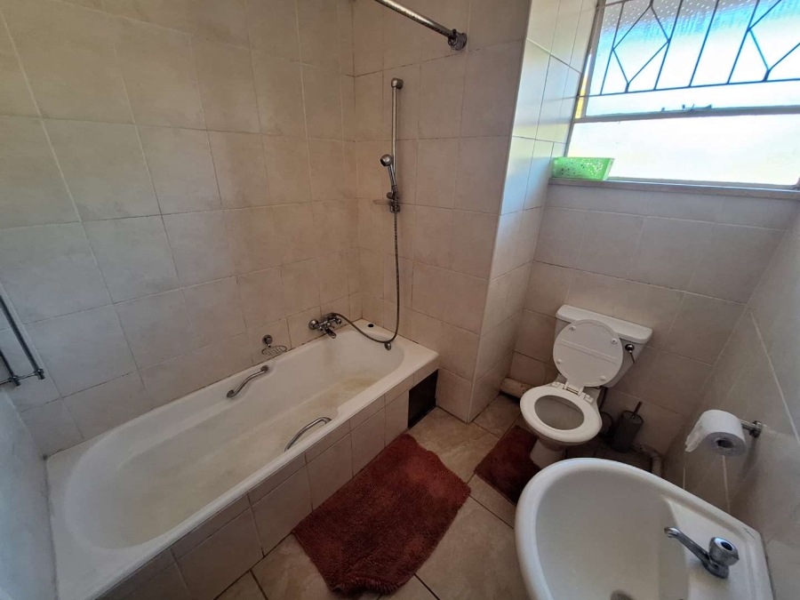 2 Bedroom Property for Sale in Wendywood Gauteng