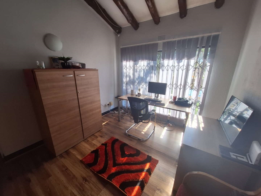 To Let 4 Bedroom Property for Rent in Constantia Kloof Gauteng
