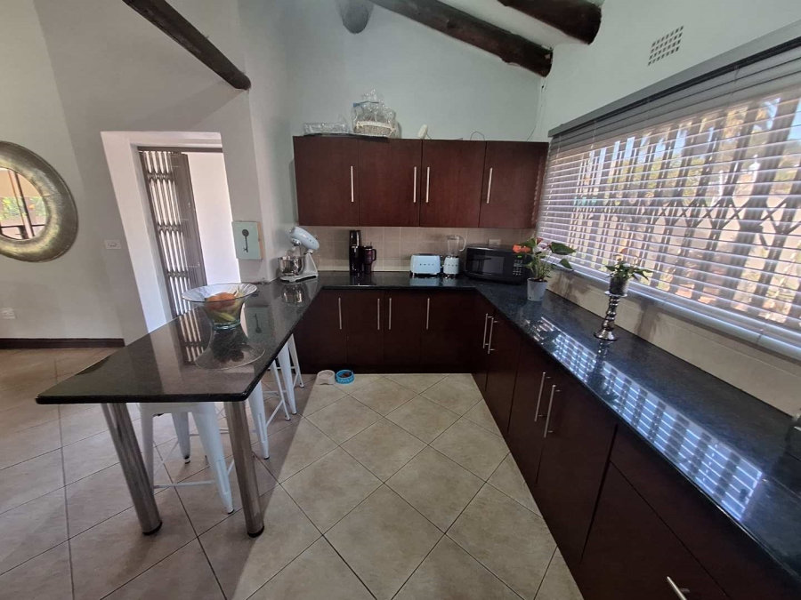 To Let 4 Bedroom Property for Rent in Constantia Kloof Gauteng