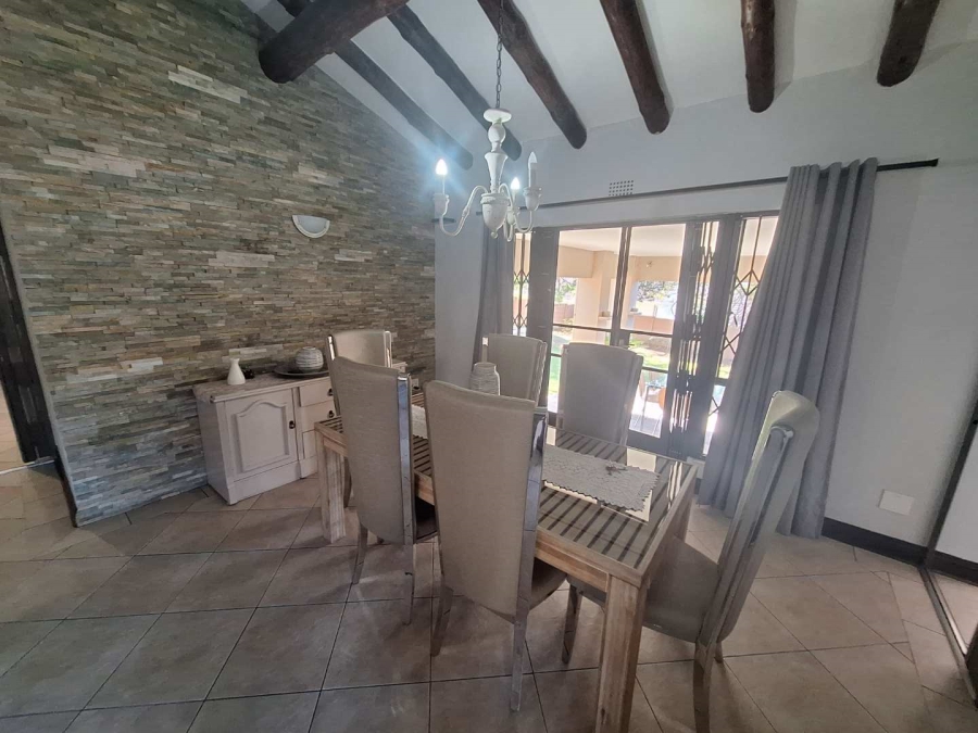 To Let 4 Bedroom Property for Rent in Constantia Kloof Gauteng