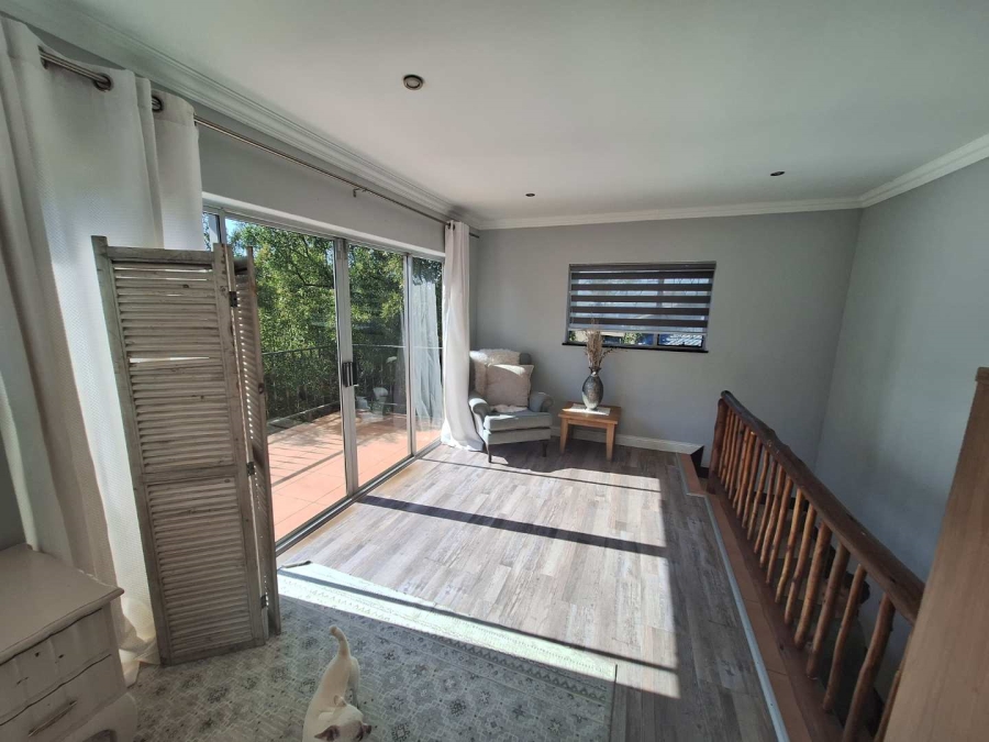 To Let 4 Bedroom Property for Rent in Constantia Kloof Gauteng