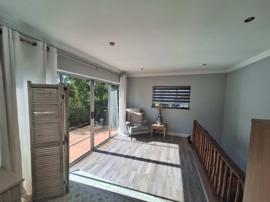 To Let 4 Bedroom Property for Rent in Constantia Kloof Gauteng
