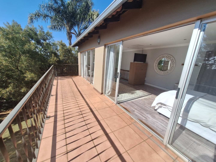To Let 4 Bedroom Property for Rent in Constantia Kloof Gauteng