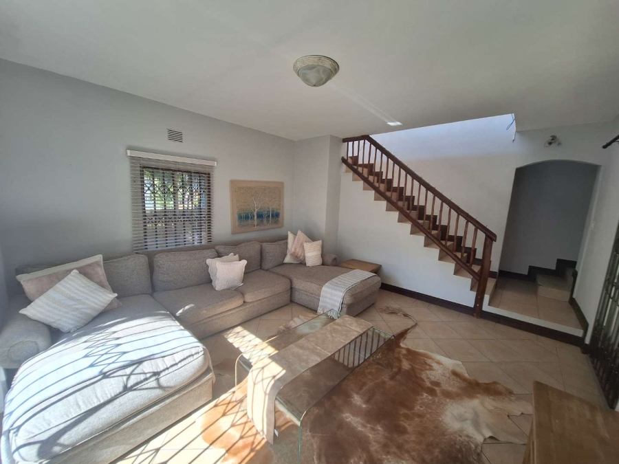 To Let 4 Bedroom Property for Rent in Constantia Kloof Gauteng