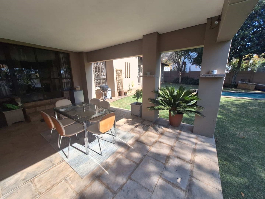 To Let 4 Bedroom Property for Rent in Constantia Kloof Gauteng