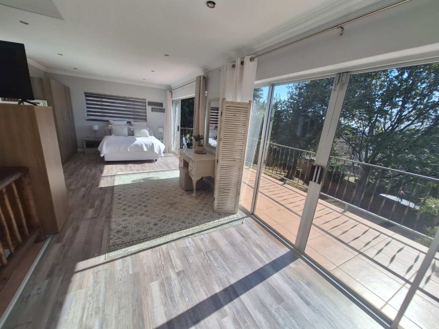 To Let 4 Bedroom Property for Rent in Constantia Kloof Gauteng