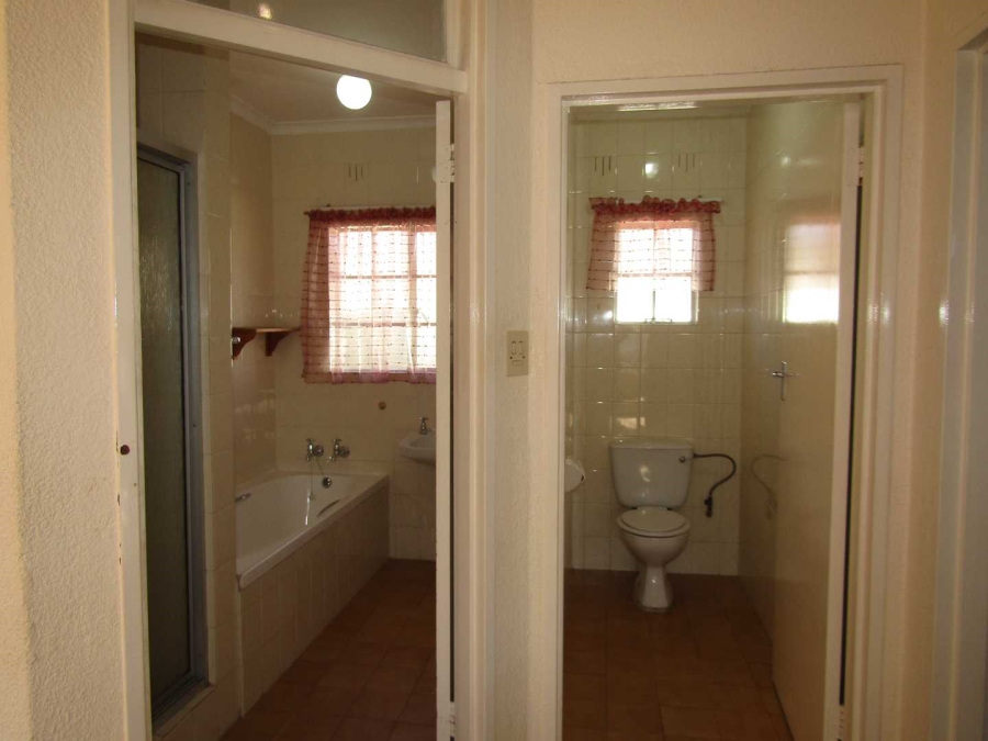 2 Bedroom Property for Sale in Helderkruin Gauteng