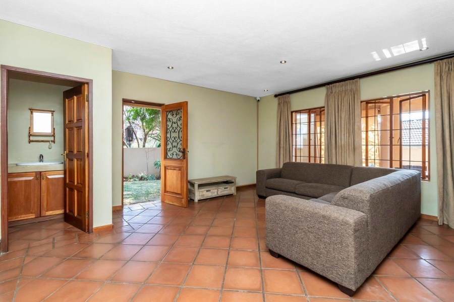 To Let 3 Bedroom Property for Rent in Barbeque Downs Gauteng