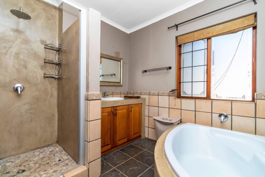 To Let 3 Bedroom Property for Rent in Barbeque Downs Gauteng