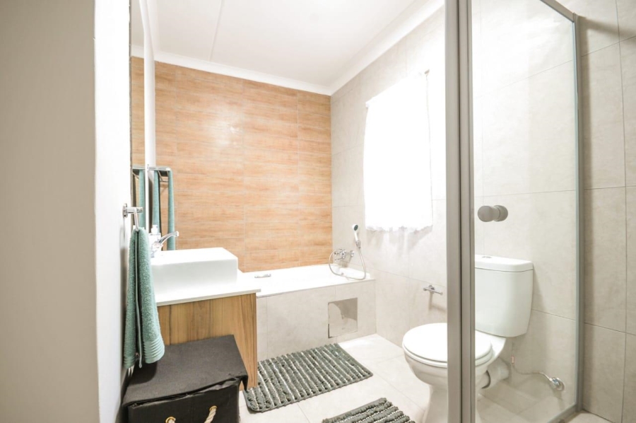 To Let 2 Bedroom Property for Rent in Modderfontein Gauteng